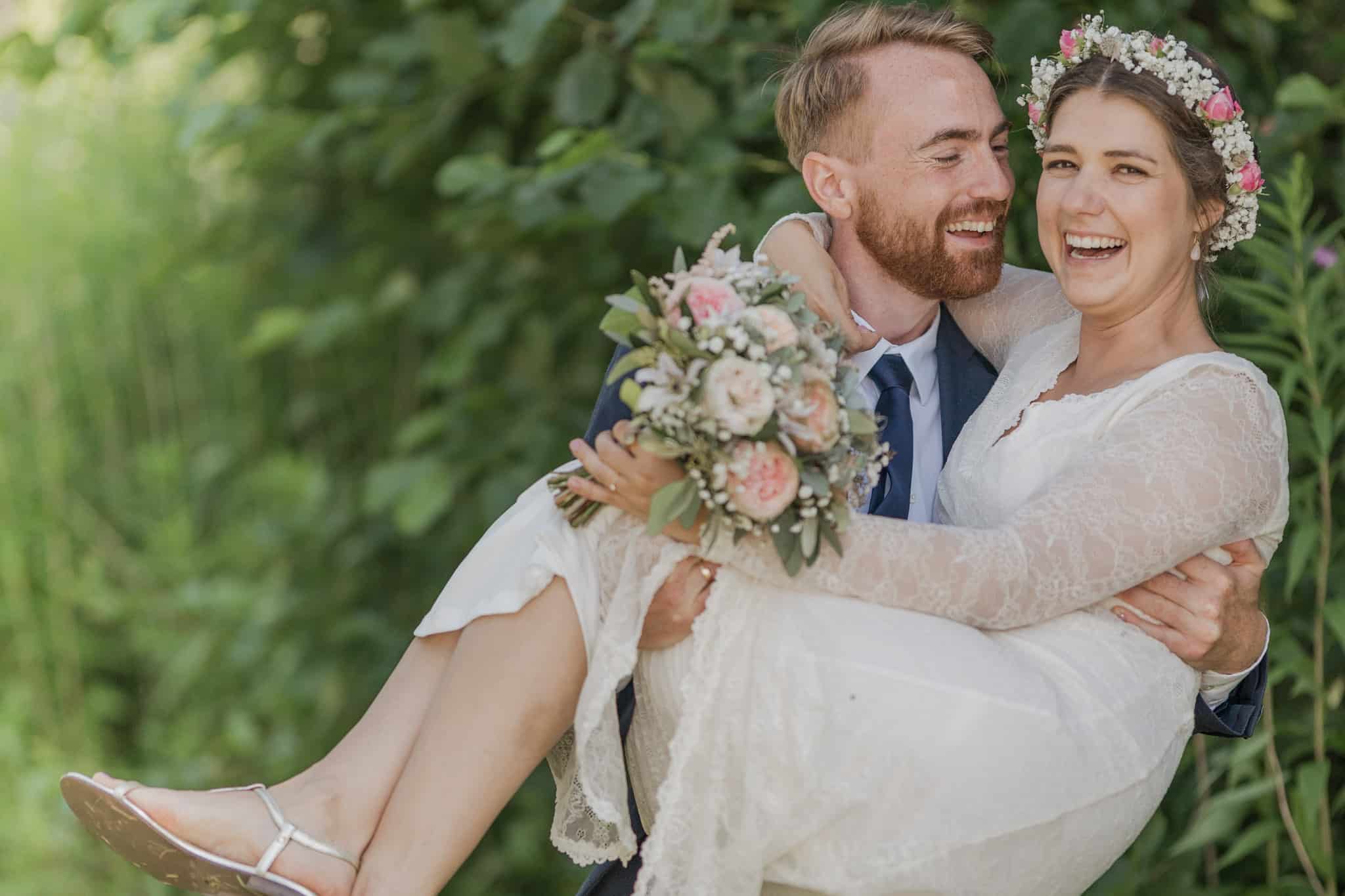 10 Tips til at vælge den perfekte bryllupsfotograf. Bryllupsfotograf Burholt Foto – fanger smukke øjeblikke på din store dag, Bryllupsfotograf Sjælland, bryllupspakke 1, 100 mest stillede spørgsmål om bryllupsfotografi og fotograf til bryllup, bryllupsfotograf aarhus, Den ultimative guide til toastmaster ved bryllup, bryllupsfotograf i ringsted