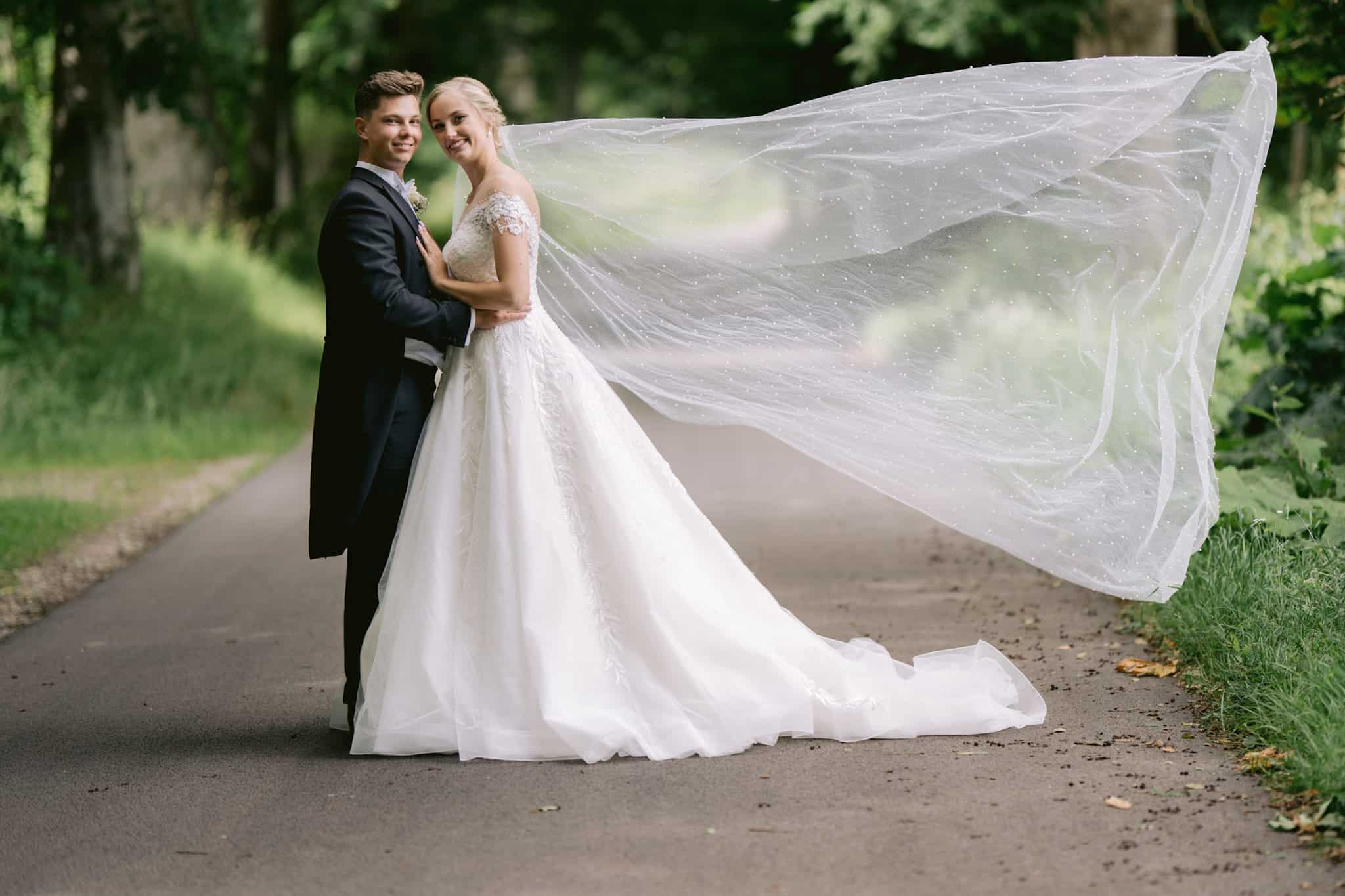 10 Tips til at Vælge den Perfekte Bryllupsfotograf, Bryllupsfotograf Burholt Foto – fanger smukke øjeblikke på din store dag. naturlige bryllupsbilleder, bryllupsdetaljer, bryllupspakke IV