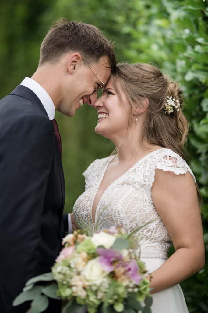 naturlige bryllupsbilleder, Bryllupsdage navne, Bryllupsfotograf på Fyn